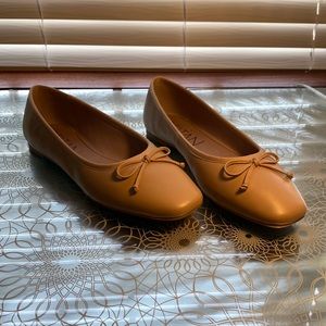 Brand new Deltan Quinn ballet flats - nude color, size 8.5